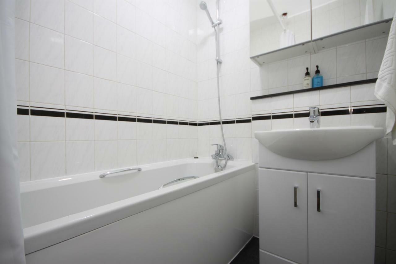 לונדון Camden Town Spacious 2 Bedroom Apartment - Sleeps 5 Guests! מראה חיצוני תמונה